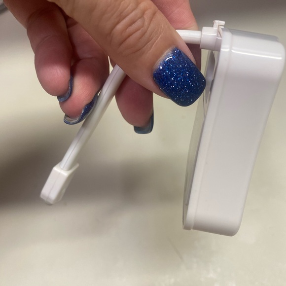 Toilet Motion Sensor LED Nightlight 8 Colors - Picture 4 of 10